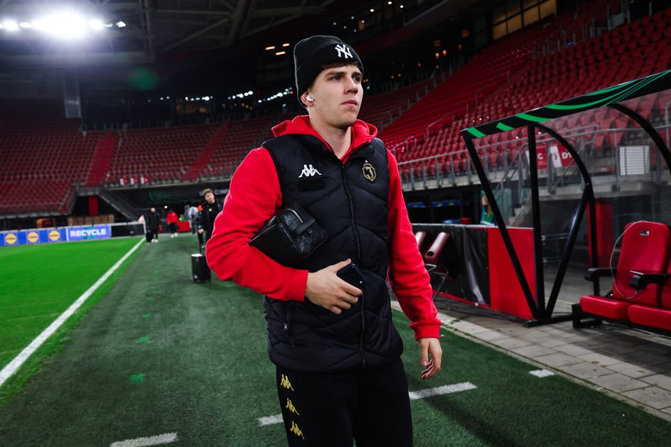 Oskar Pietuszewski jest jednym z nielicznych nastolatków, którzy regularnie grają w Ekstraklasie