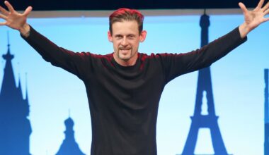 Kabaret Ani Mru-Mru odwołuje występy. W tle choroba Michała Wójcika - Onet