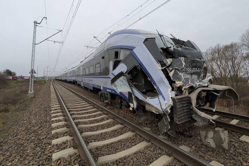 Pesa napraw Darta po wypadku na przejeździe