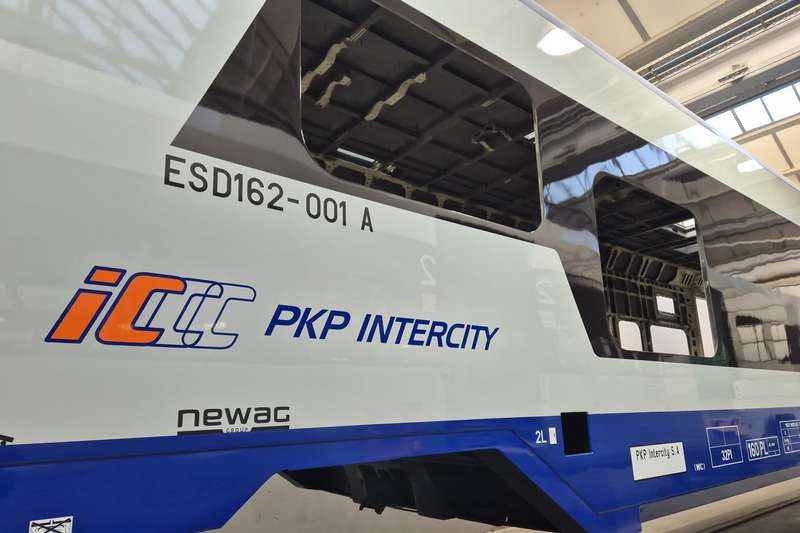 Dwunapędowe zespoły trakcyjne dla PKP Intercity na zaawansowanym etapie produkcji