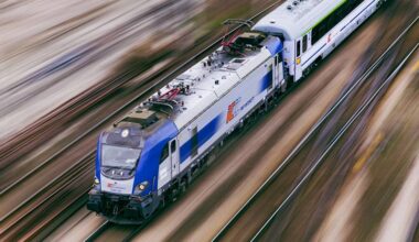 „Marne zakupy taborowe”? Chronologia decyzji PKP Intercity z lat 2017–2024