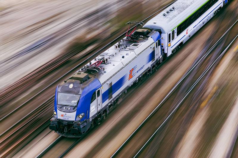 „Marne zakupy taborowe”? Chronologia decyzji PKP Intercity z lat 2017–2024