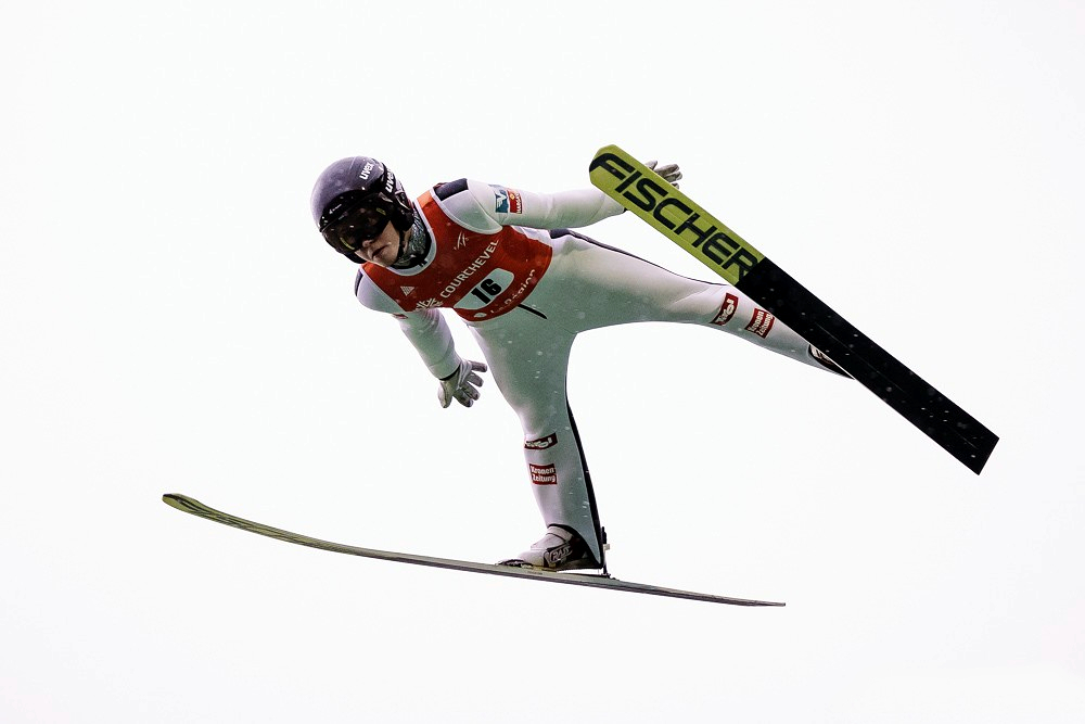 Skoki narciarskie. FC w Klingenthal: Triumf Poelza, Wolny piąty