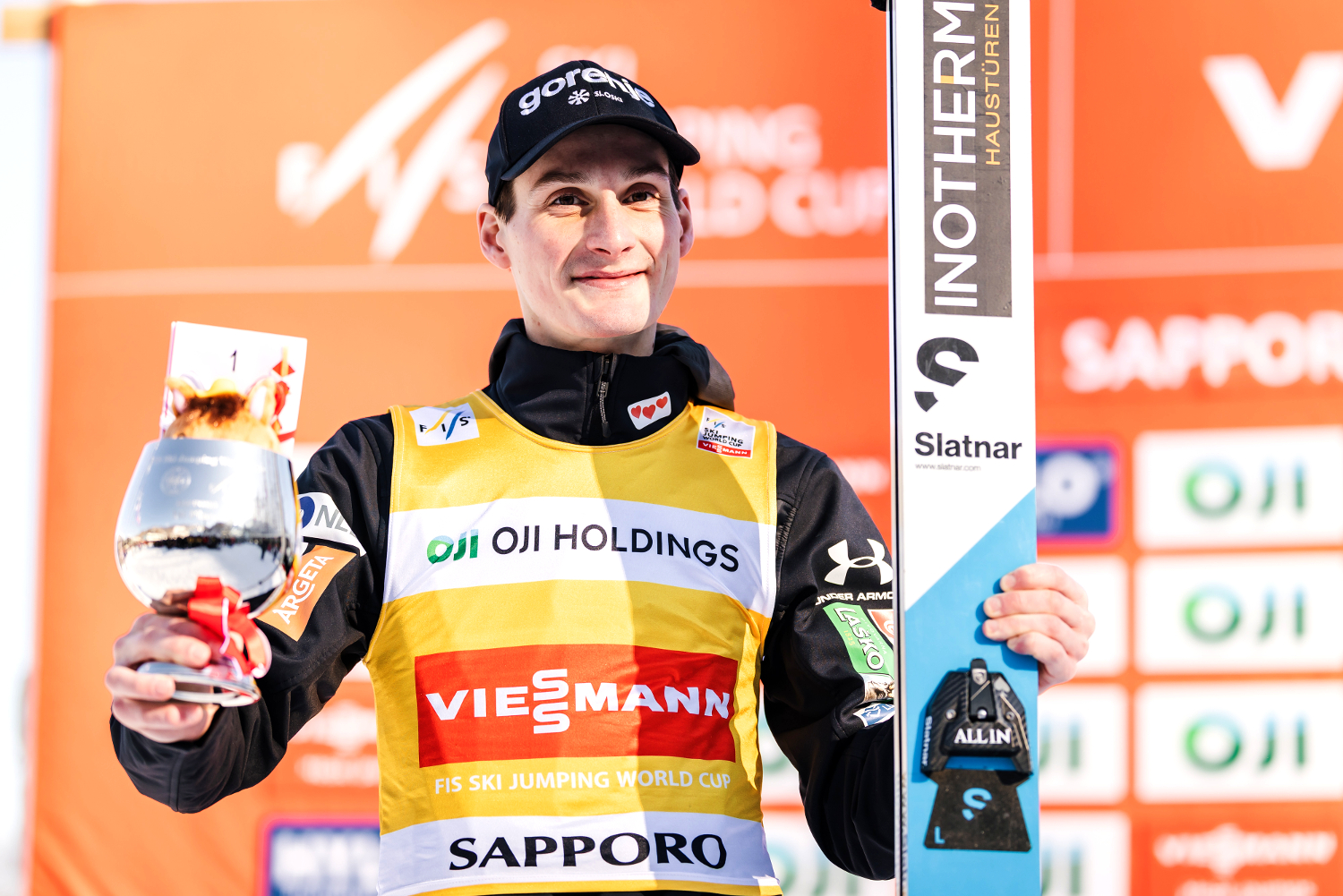 Skoki narciarskie. Domen Prevc kompletuje dublet w Sapporo... pomimo dużego błędu. „Jestem tylko człowiekiem”