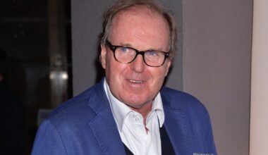 Wojciech Fibak z pierwszą żoną Ewą oraz córkami Pauliną i Agnieszką w Muzeum Narodowym w Warszawie w 1992 r.