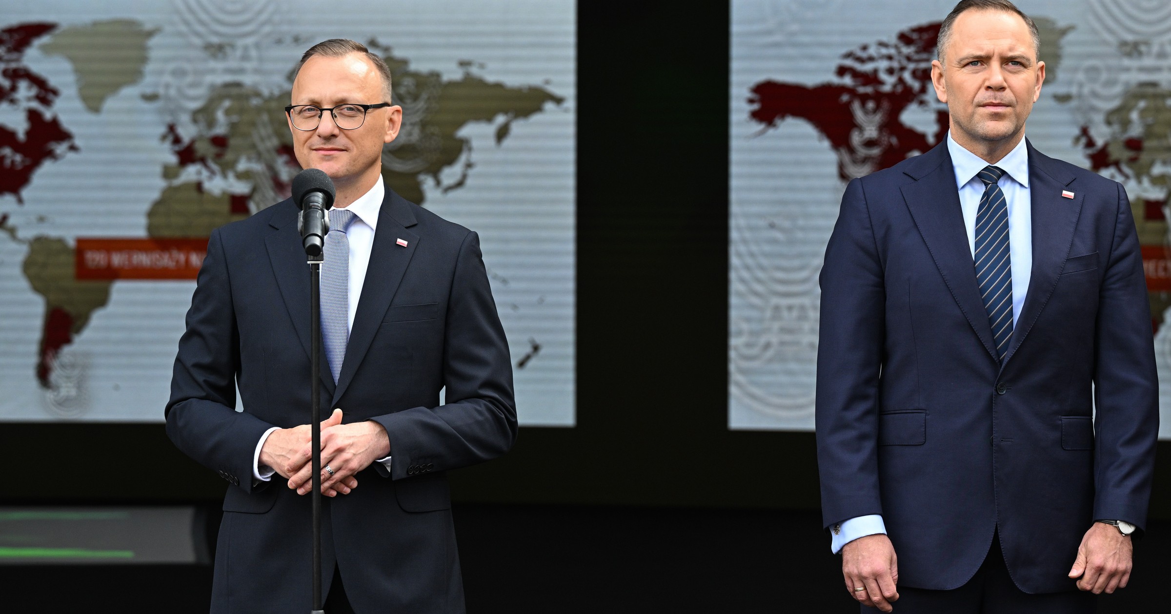 Karol Nawrocki (P) i Rafał Leśkiewicz