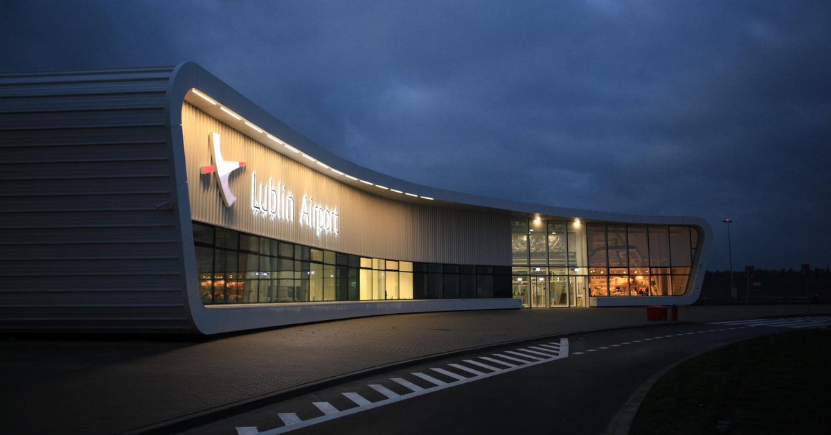 W nocy zostały zamknięte dwa polskie lotniska. Wszystko przez działania Rosji w Ukrainie - Onet