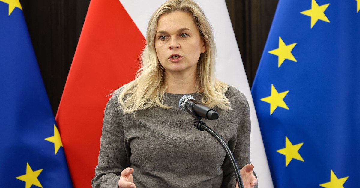 Włamania do dzienników elektronicznych. Ministra Nowacka zabrała głos