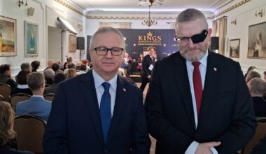 Jeden z paneli podczas kongresu partii Grzegorza Brauna. Na zdjęciu m.in. Jan Pospieszalski