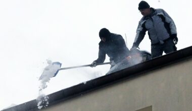 Kto odpowiada za odśnieżanie dachów? Konsekwencje mogą być bardzo poważne