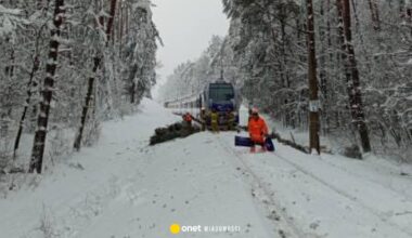 Pociąg Intercity utknął na trasie. Ruch wstrzymany. Minister reaguje