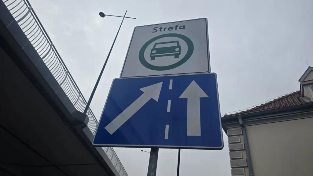 Warszawa Lekko Dokręca środowiskową śrubę. Od Stycznia Część Tzw. „szrotów” Wypadnie Ze Strefy