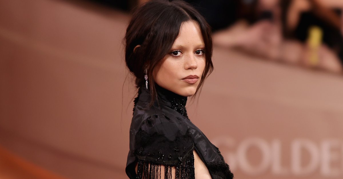 Jenna Ortega w stylizacji marki Dilara Fındıkoglu