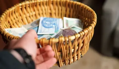 To już koniec dawania w kościołach na tacę. Rewolucyjna zmiana w polskich parafiach