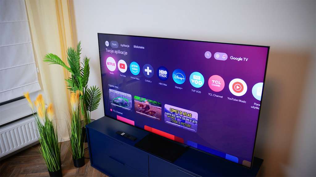 Telewizor tcl c7k w salonie podczas testu HDTVPolska