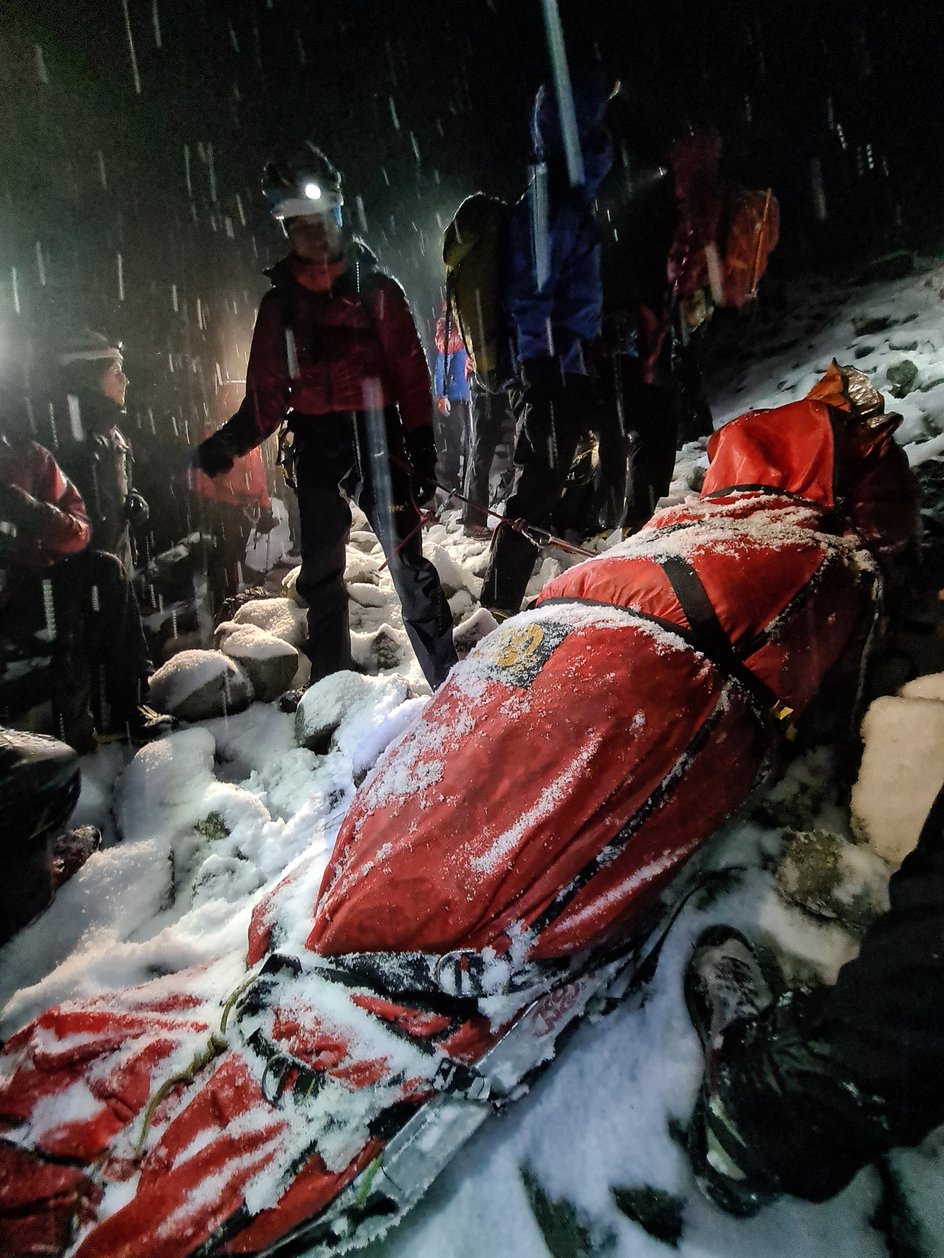 TOPR-owcy podczas akcji na Rysach