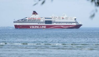 Statek pasażerski Viking Line płynie po morzu