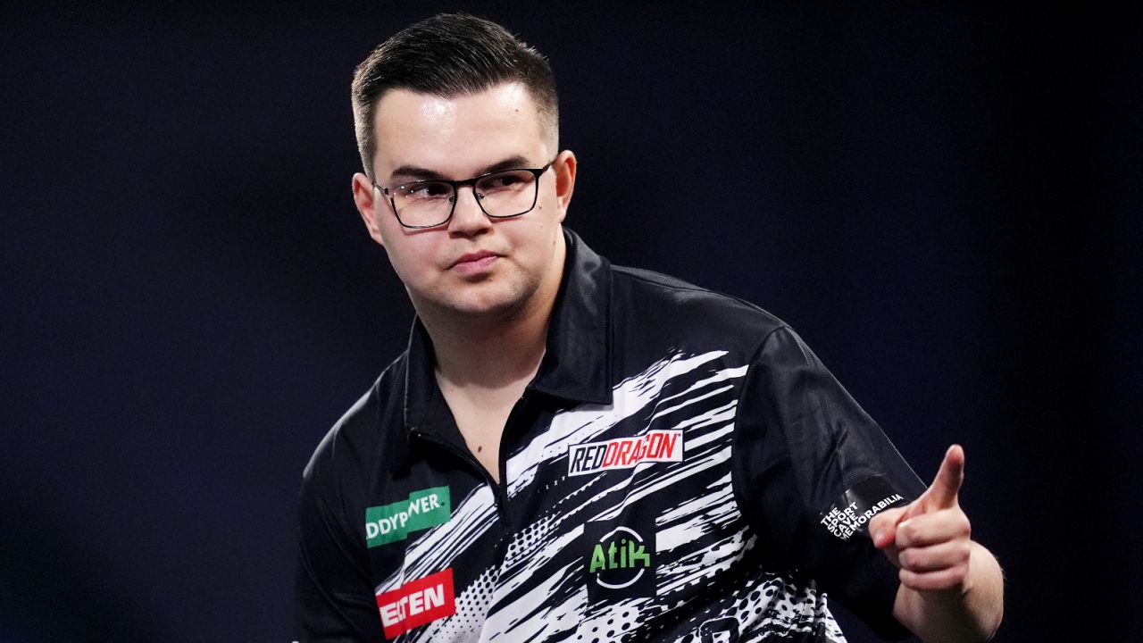 Gian van Veen rywalem Luke'a Littlera w finale MŚ w darcie. "Muszę dotrzymać mu kroku" - sport.tvp.pl