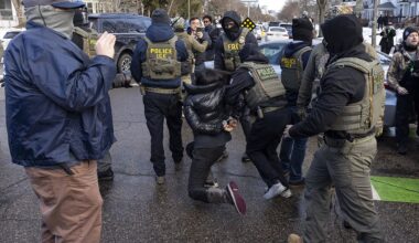 Gaz łzawiący i aresztowania. W Minneapolis wrze - TVP Info