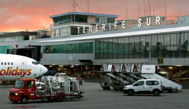 Alarm na lotnisku. Emeryt próbował przemycić do samolotu martwą żonę - TVP Info