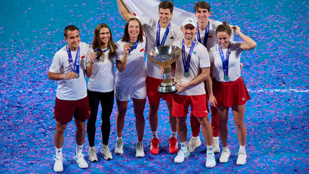 United Cup. Hubert Hurkacz na konferencji prasowej: pokazaliśmy, jak silni jesteśmy jako zespół - sport.tvp.pl