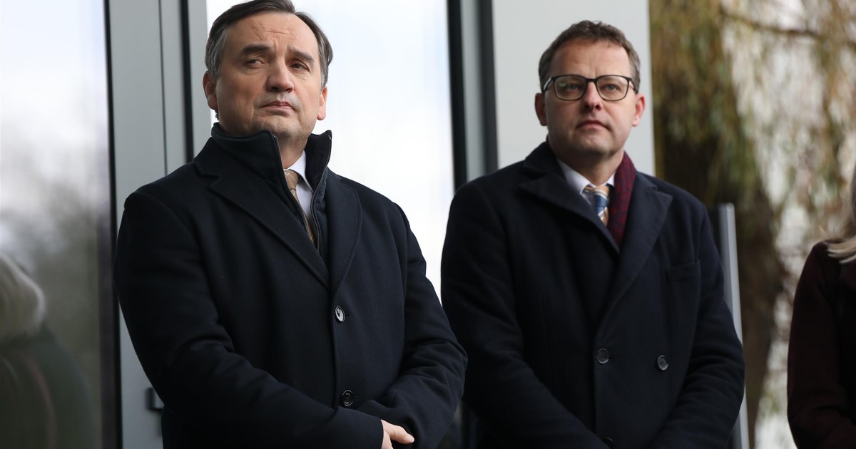 Orban wprowadził nowe prawo dla azylantów. Węgierski prawnik wyjaśnia czy przepisy pomogą Ziobrze