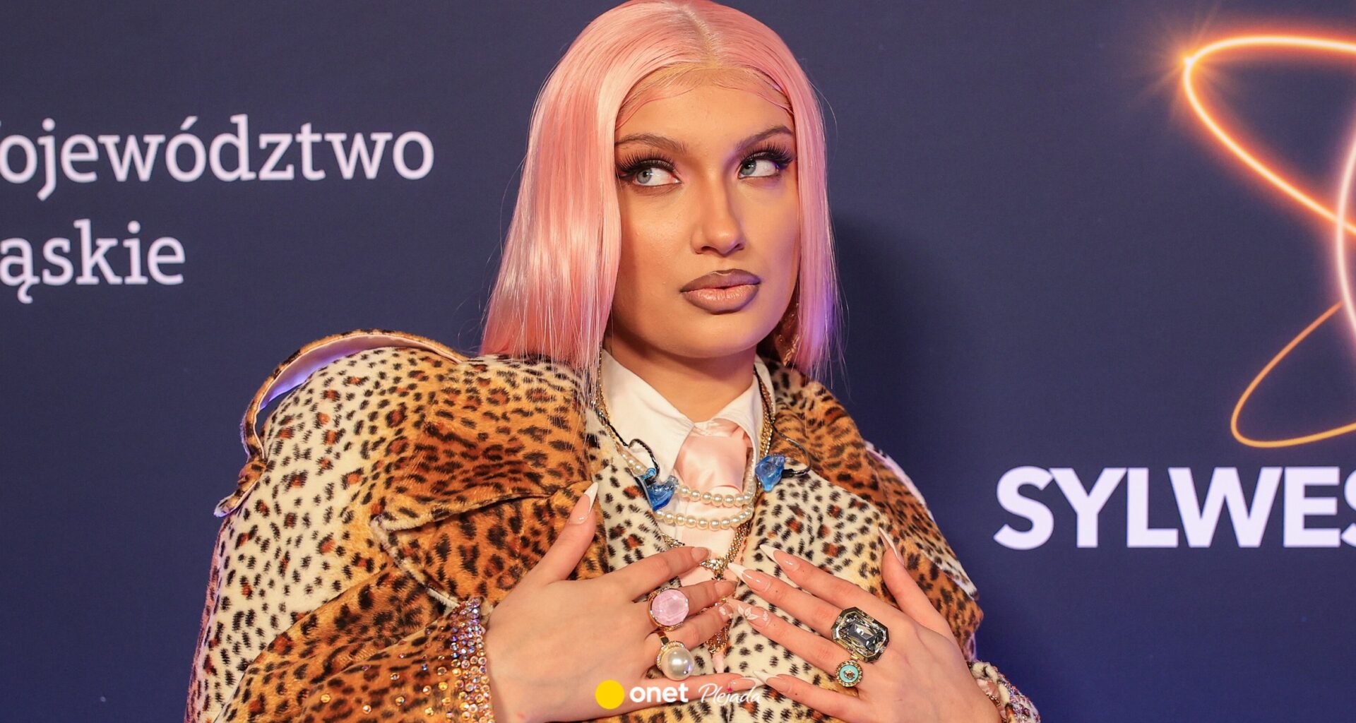 Viki Gabor po ogłoszeniu zaręczyn unika mediów. Tak się zachowuje za kulisami