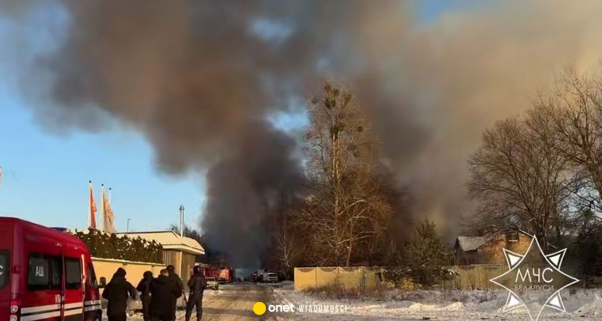 Eksplozje i pożar magazynu pirotechniki tuż przy polskiej granicy