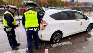 pasażerka taksówki udawała policjantkę. Grozi jej teraz rok więzienia [WIDEO]
