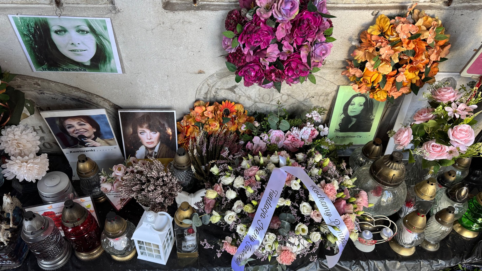 Grób Ireny Jarockiej w katakumbach na Starych Powązkach w Warszawie