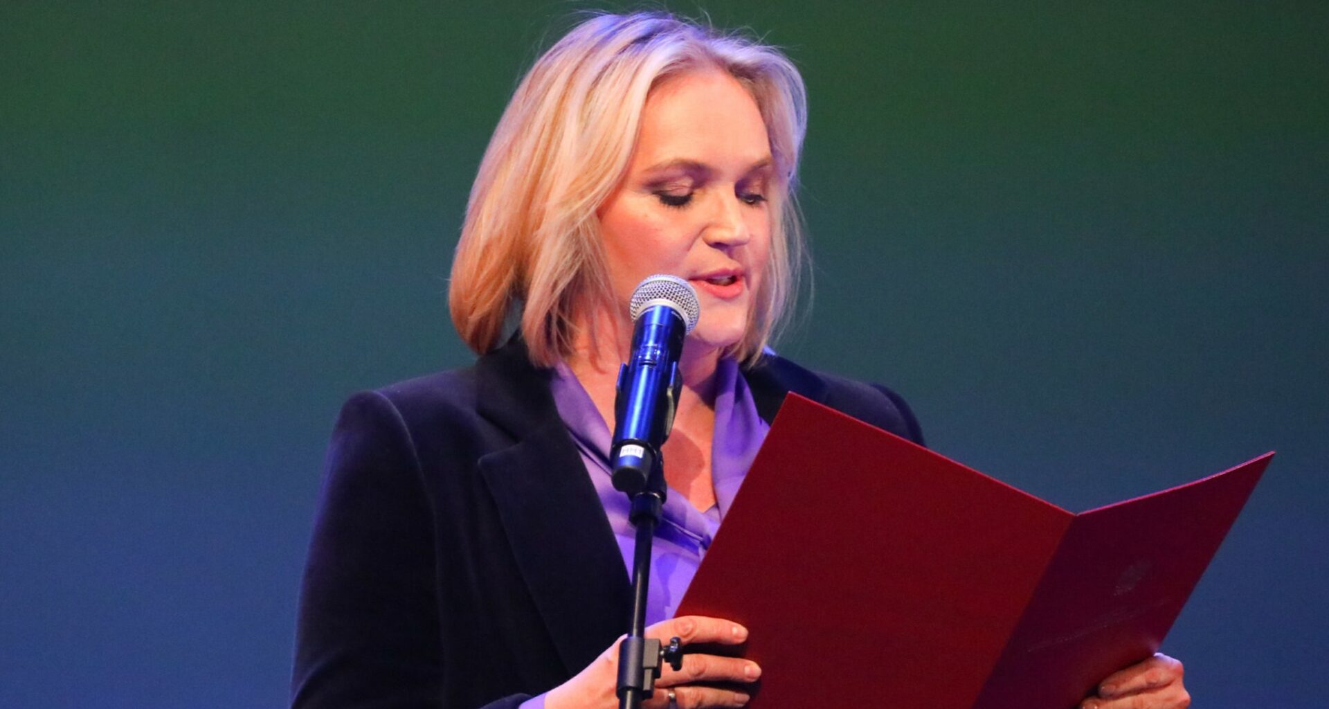 Dlaczego Dominika Chorosińska została "dziewczynką do bicia". Smutna historia eksministry kultury