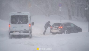 Gwałtowny atak zimy w Polsce. Poważne utrudnienia na drogach i kolei