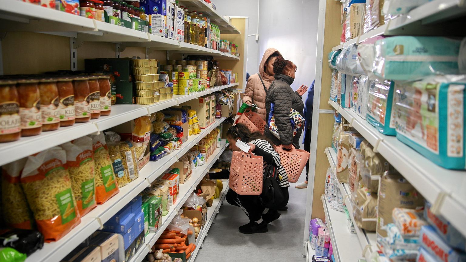 Chcą 'koszyka niemieckiego' w supermarketach i dyskontach. Powód jest jeden. Sklepy już reagują