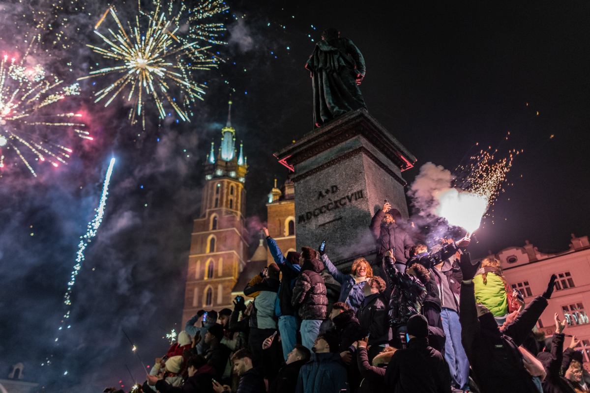 Przywitanie Nowego Roku 2026 na Rynku Głównym w Krakowie.