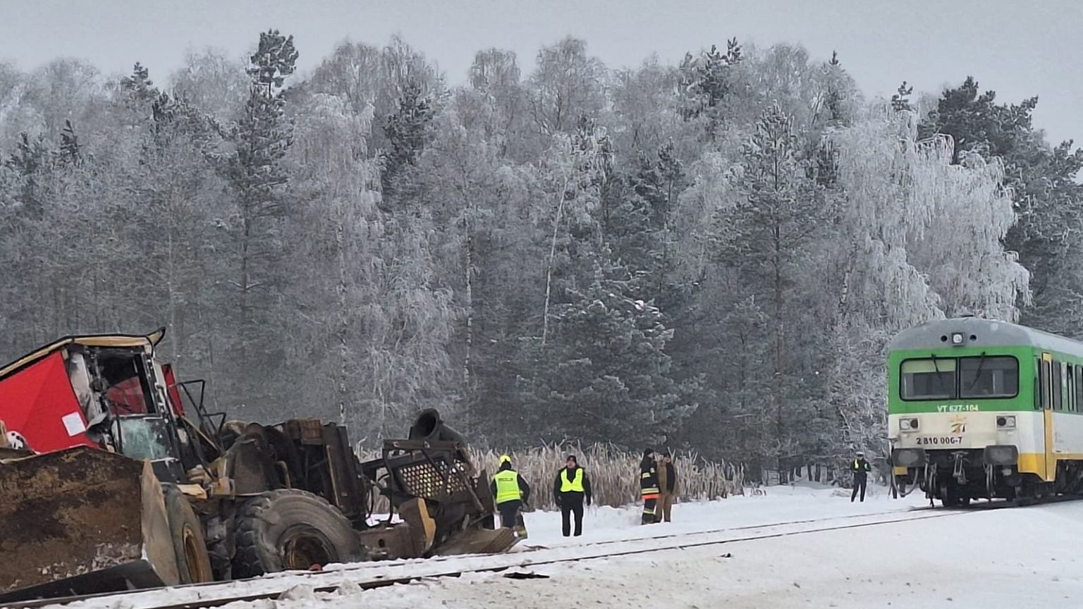 Tragedia w gminie Płońsk. Szynobus zderzył się z koparką w Krępicy. Jedna osoba nie żyje
