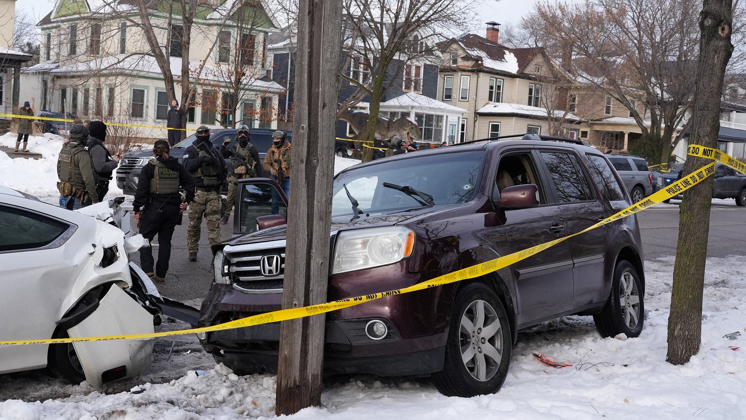 Tragedia w Minneapolis. Szefowa departamentu ds. bezpieczeństwa narodowego broni agenta ICE