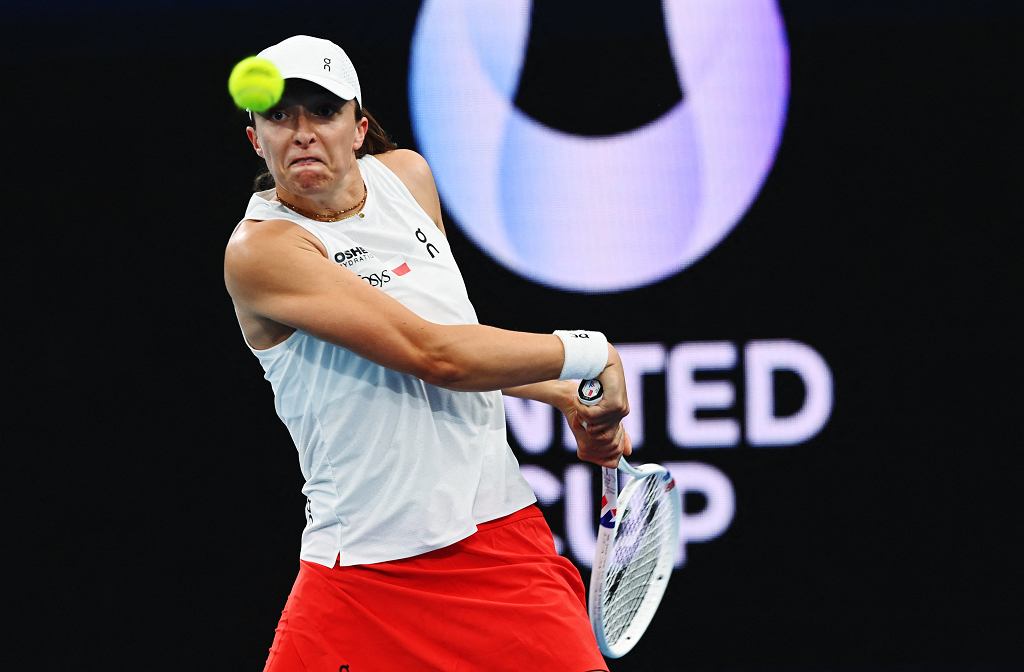 Iga Świątek zwyciężyła w meczu singlowym z Australijką Mayą Joint na Ken Rosewall Arena w Sydney, 9 stycznia 2026 r.