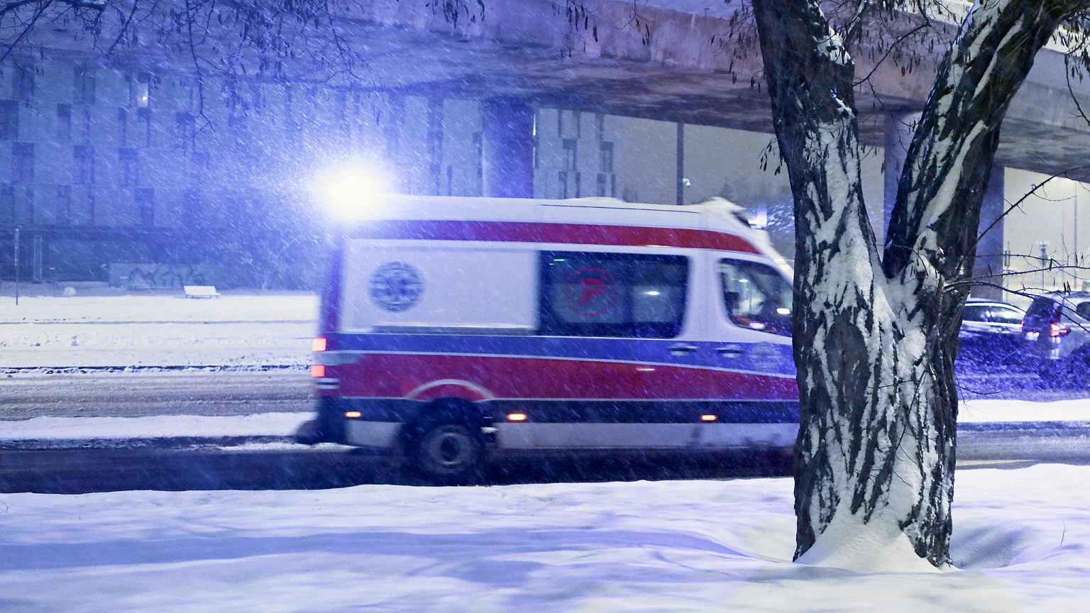 Tragedia w Rudołowicach. 36-latek zamarzł w śniegu w pobliżu swojego domu