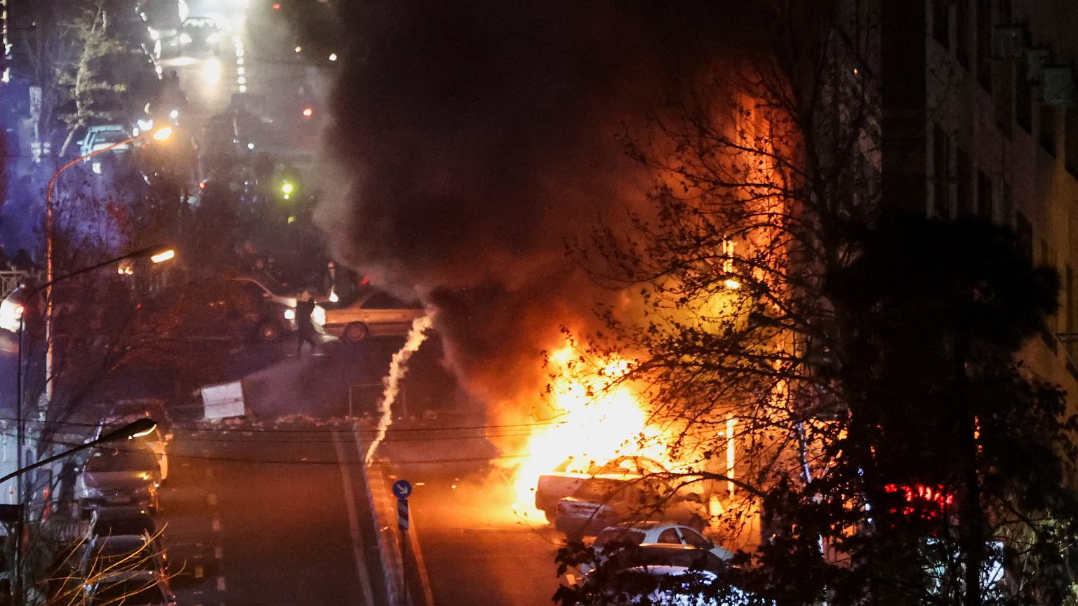 Iran grozi USA atakiem na bazy wojskowe. Są tysiące ofiar i pełna blokada. Pomaga Musk