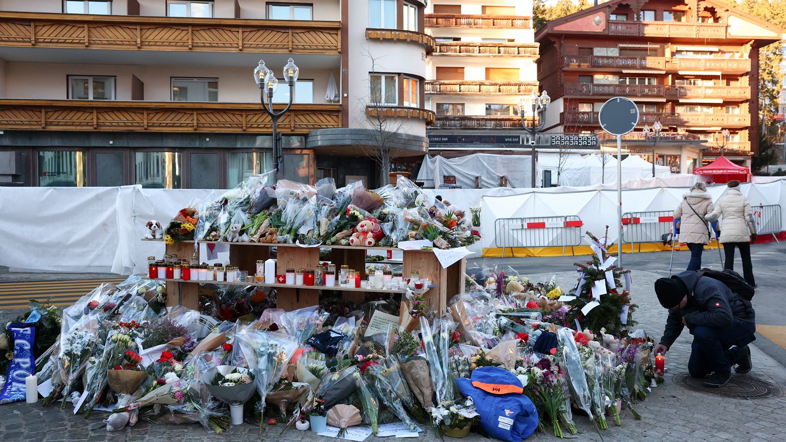 Pożar w barze w Crans-Montana. To ona trzymała zimne ognie. 'Cierpiała'