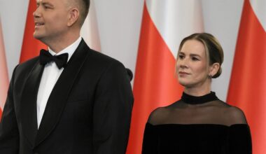 Nawroccy złamali protokół dyplomatyczny. Ekspert od mowy ciała komentuje - Plotek.pl