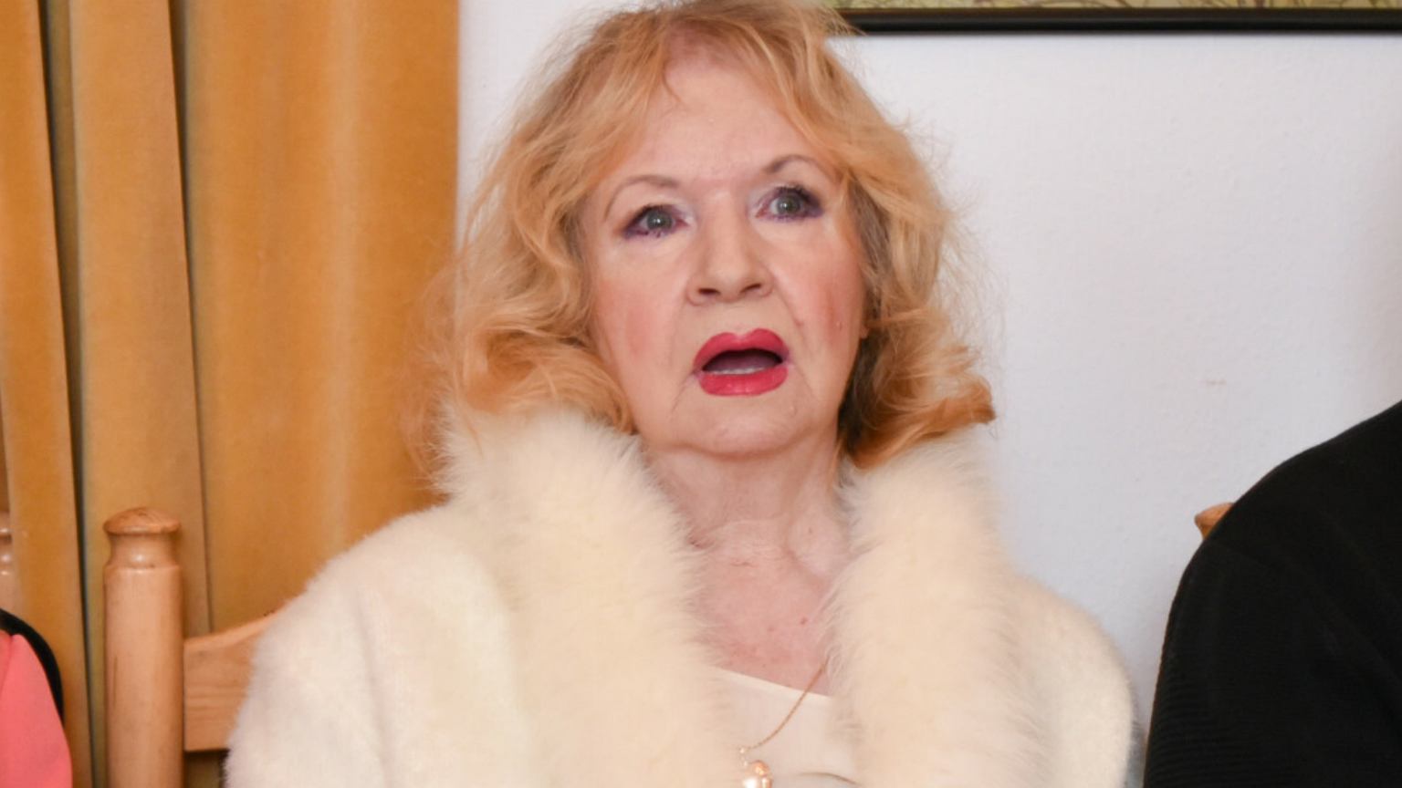 Gwiazda "Alternatywy 4" podupadła na zdrowiu. Przebywa w domu opieki - Plotek.pl