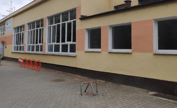 Poznańskie liceum przechodzi na nauczanie zdalne. To z powodu niebezpiecznej sytuacji na drogach i chodnikach