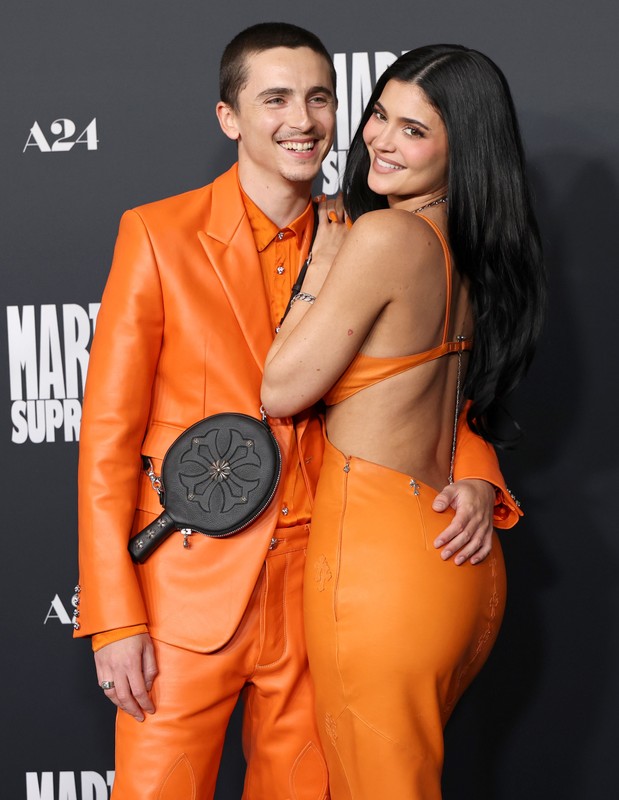 Timothee Chalamet i Kylie Jenner na premierze filmu "Wielki Marty" w 2025 r.