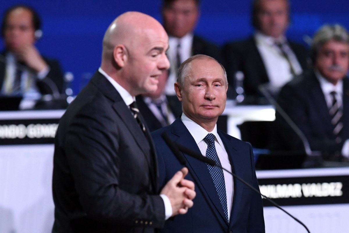 Szef FIFA chce przywrócenia rosyjskich drużyn do rozgrywek międzynarodowych