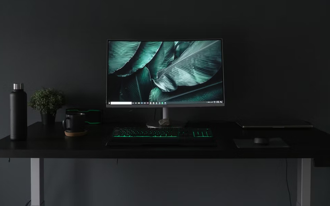 Co słychać wśród systemów dla PC? Windows 11 popularniejszy niż kiedykolwiek, a Linux powoli do góry. Statystyki za styczeń 2026 [1]