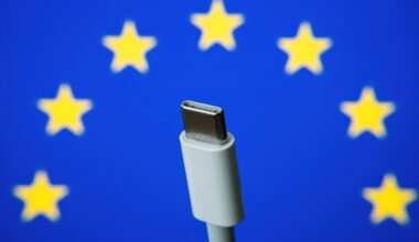 Unia dalej porządkuje ładowarki. Zmiany od kwietnia 2026