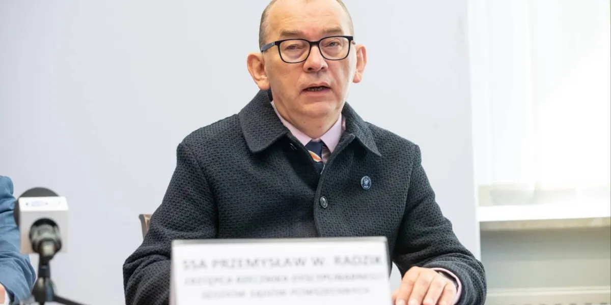 Sędzia jechał ″na podwójnym gazie″. Przemysław Radzik reaguje