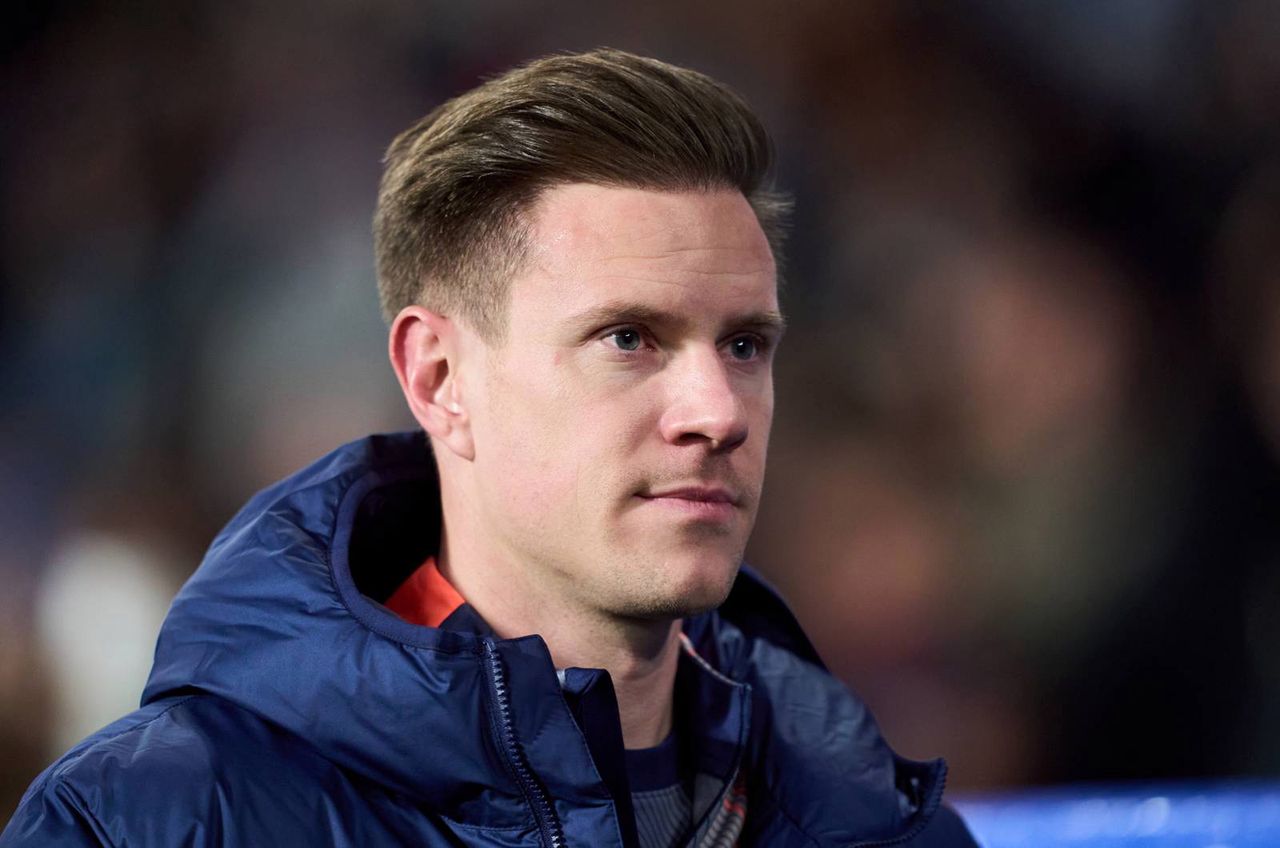 Media. Fatalne wieści ws. ter Stegena - SportoweFakty