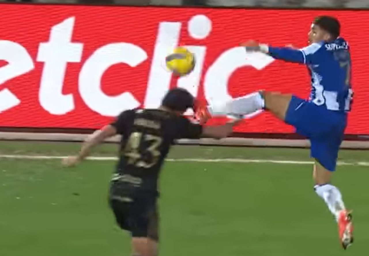 Bandycki faul w meczu Porto. "Idiotyczne"